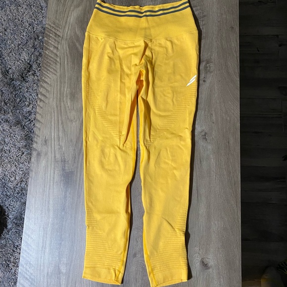 DoYouEven scrunch butt leggings - Picture 4 of 8